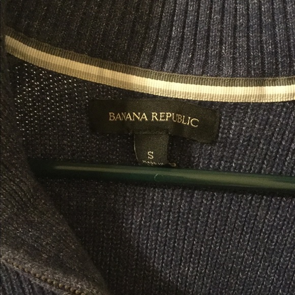 Banana Republic Sweater - Picture 5 of 5
